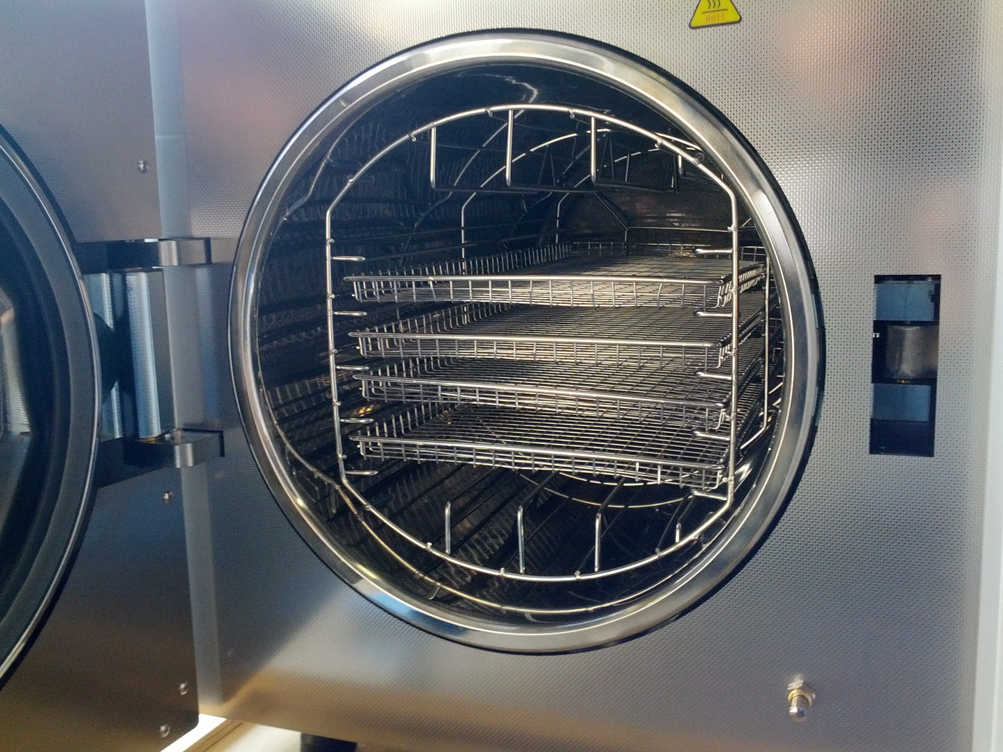 Flight Clave45+ Autoclave 45L (12.5" x 24.3")